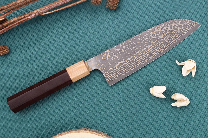 Couteau santoku 16,5cm japonais artisanal Takeshi Saji VG10 Gold