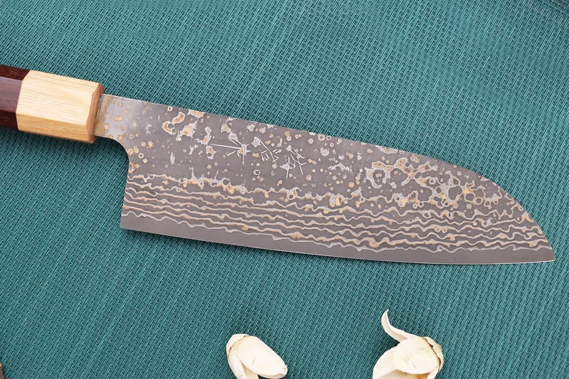 Couteau santoku 16,5cm japonais artisanal Takeshi Saji VG10 Gold