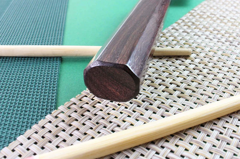 Couteau sujihiki japonais artisanal martelé Yu Kurosaki Shizuku 27cm acier SG2