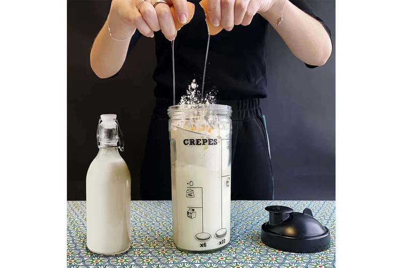 Coffret cadeau Cookut Shaker crêpes, pancakes + gaufres - 1 shaker + 1 tartineur + 1 livre recettes