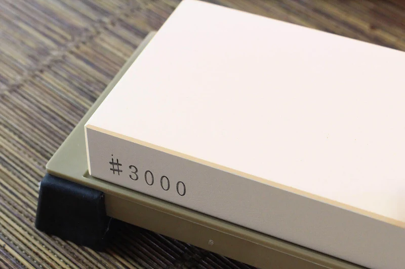 Pierre à aiguiser japonaise Suehiro Ouka 3003 petit modèle