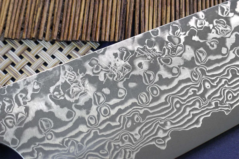 Couteau bunka japonais artisanal Yoshimi Kato 16,5cm VG10 Nickel Damascus cerisier
