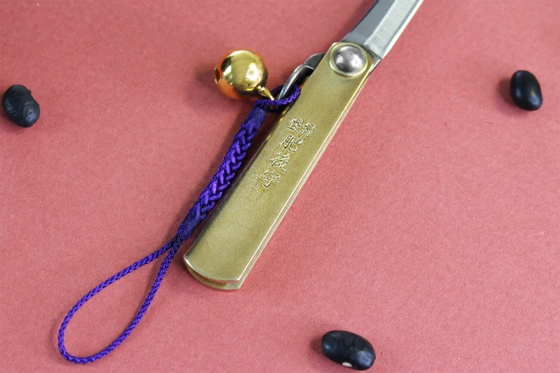 Couteau de poche Higonokami Kanetsune lame 4cm acier SK-5 manche laiton + grelot