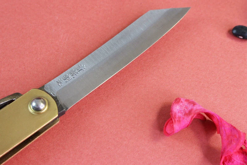Couteau de poche Higonokami Kanetsune lame 7,5cm manche laiton