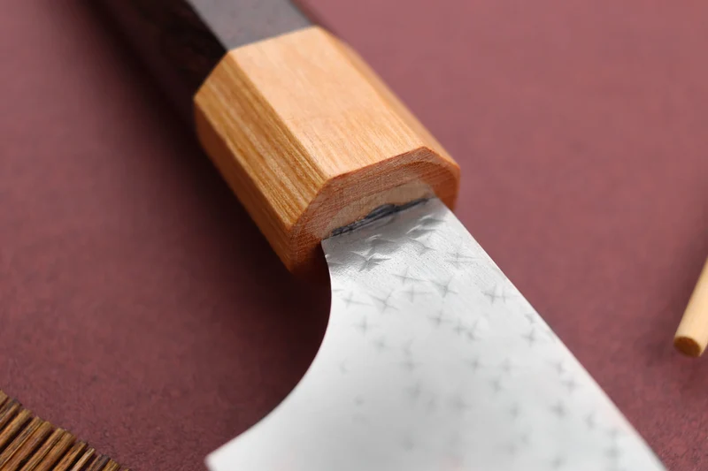 Couteau universel japonais artisanal martelé Yu Kurosaki senko 13cm acier SG2