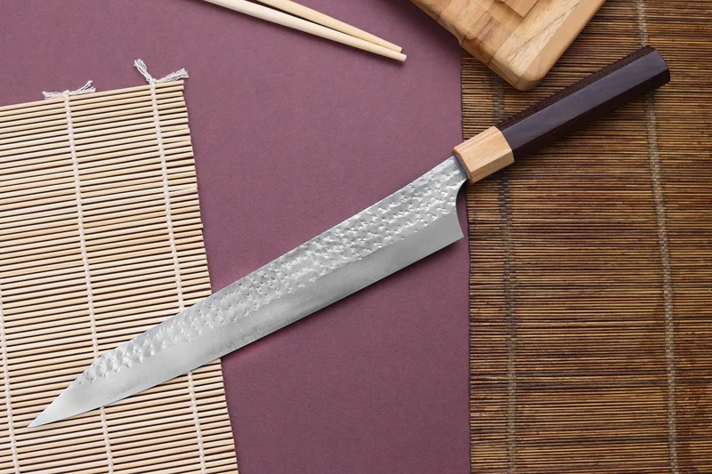 Couteau sujihiki kiritsuke japonais artisanal martelé Yu Kurosaki senko 27cm acier SG2