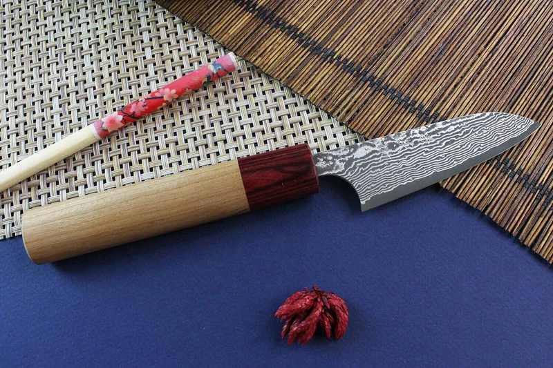 Couteau d'office japonais artisanal Yoshimi Kato 8,5cm VG10 Nickel Damascus cerisier