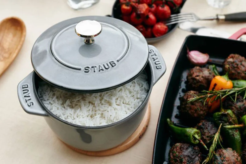 Cocotte à riz et légumineuses Staub Gohan en fonte émaillée gris graphite