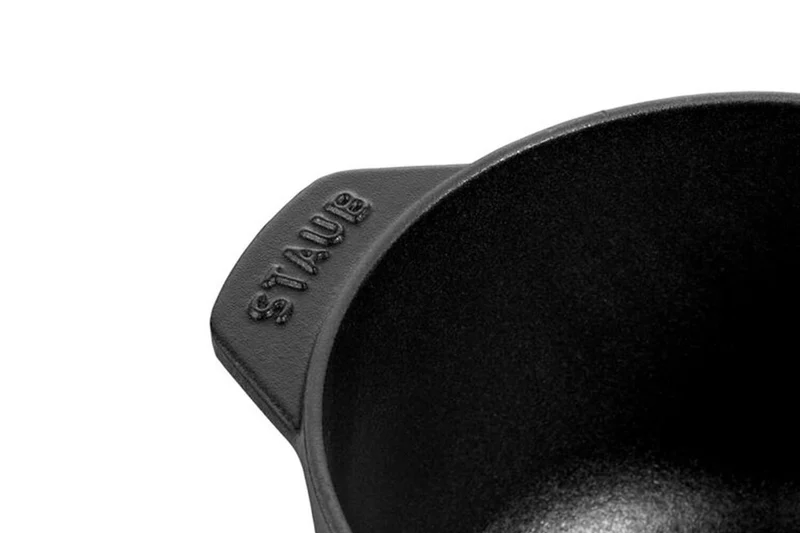 Cocotte à riz et légumineuses Staub Gohan en fonte émaillée noir mat