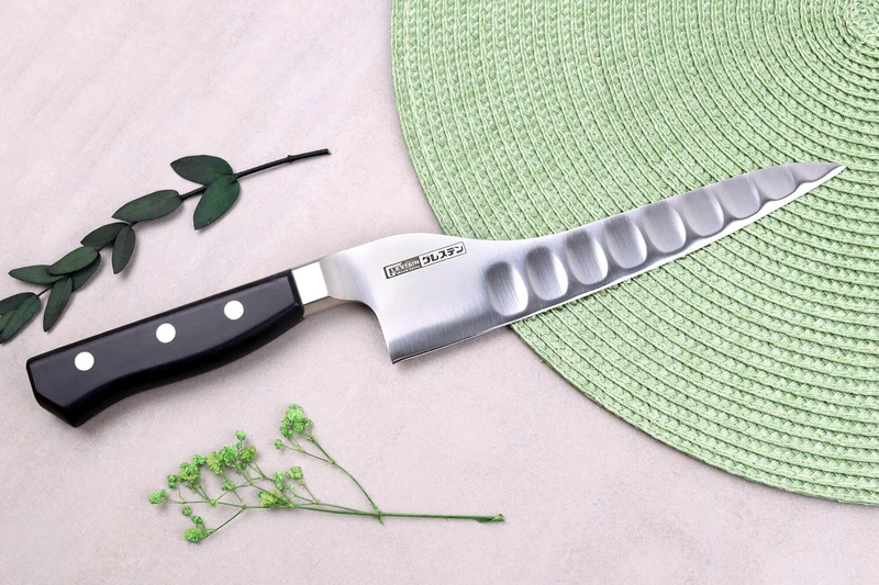Couteau universel alvéolé dos courbé japonais Glestain K Series 18cm