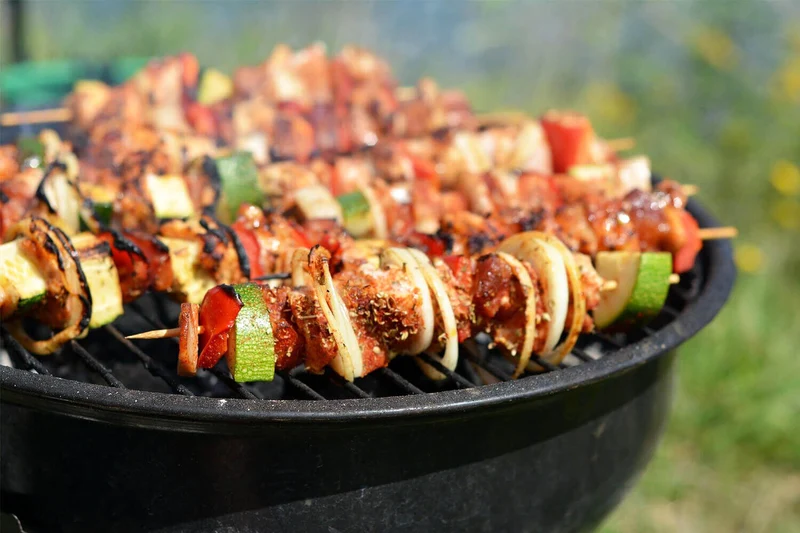100 piques à brochettes Westmark Natur Pur 20cm