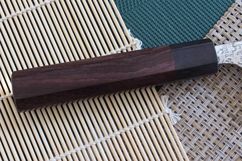 Couteau de chef japonais artisanal martelé Yu Kurosaki Shizuku 21cm acier SG2