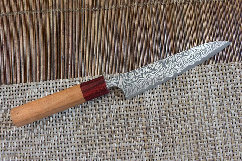 Couteau universel japonais artisanal Yoshimi Kato 15cm SG2 Damascus cerisier