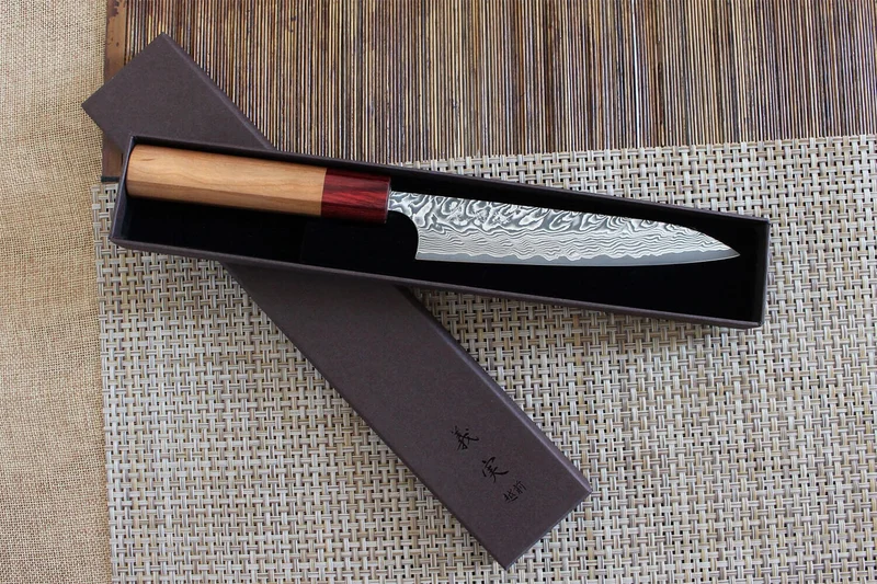 Couteau universel japonais artisanal Yoshimi Kato 15cm SG2 Damascus cerisier