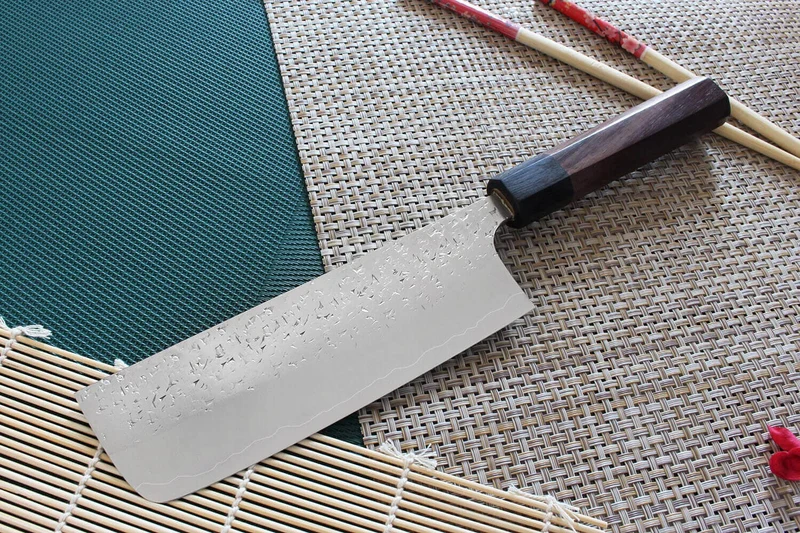 Couteau nakiri japonais artisanal martelé Yu Kurosaki Shizuku 16.5cm acier SG2