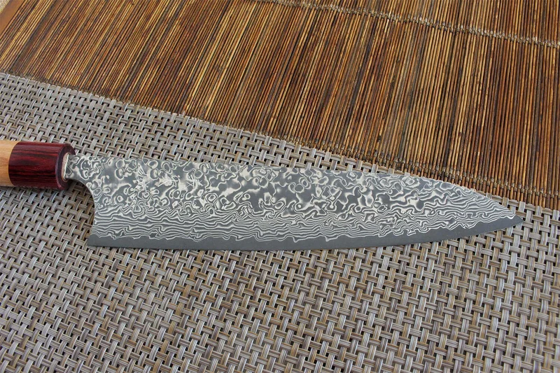 Couteau de chef japonais artisanal Yoshimi Kato 21cm VG10 Nickel Damascus cerisier