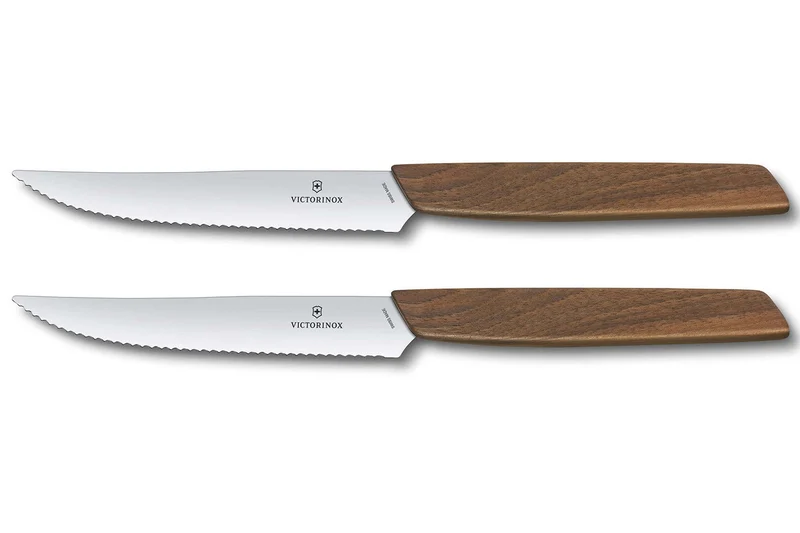Set de 2 couteaux à steak Victorinox Swiss Modern lame dentée 12 cm manche noyer