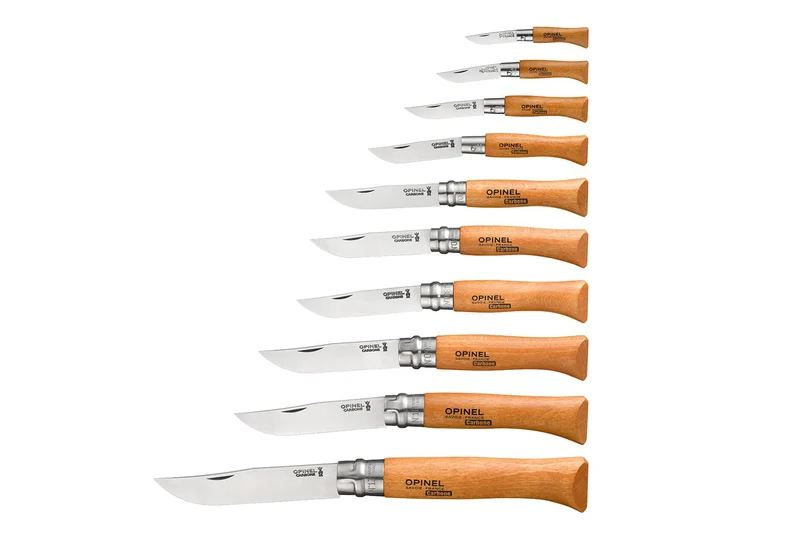 Coffret en bois 10 couteaux Opinel Tradition Carbone manches hêtre