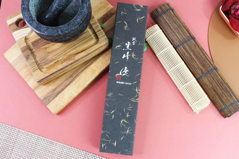 Couteau santoku japonais artisanal Yu Kurosaki Yami Aogami Super 16,5cm