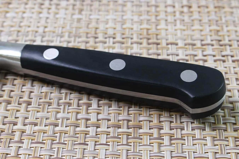 Couteau santoku Idéal Sabatier DEG lame alvéolée 17cm