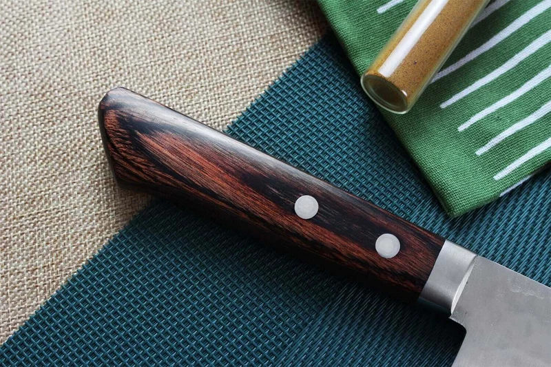 Couteau santoku japonais artisanal Masutani 16.5cm martelé