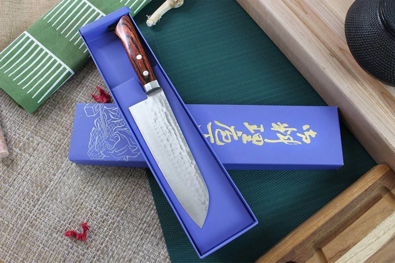 Couteau santoku japonais artisanal Masutani 16.5cm martelé