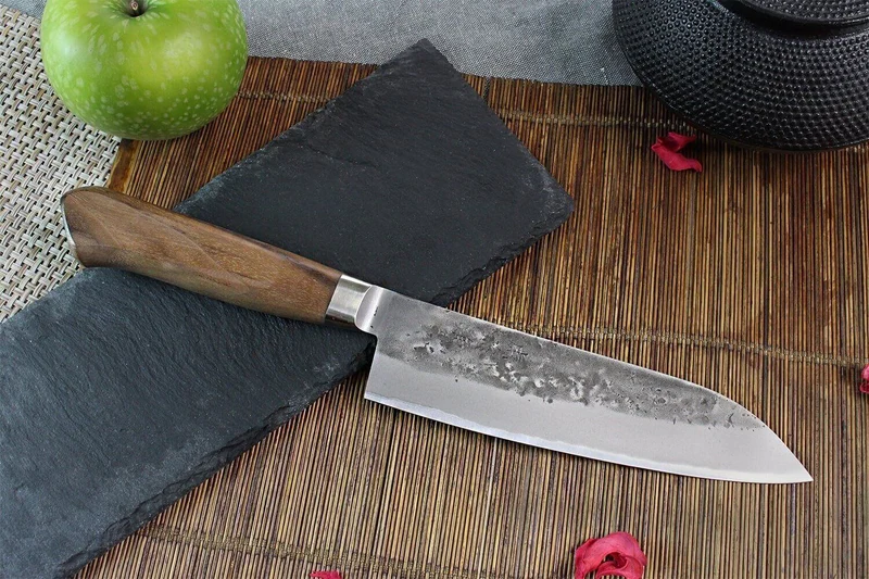 Couteau Santoku japonais artisanal Wusaki Nogami BS2 17cm manche en noyer