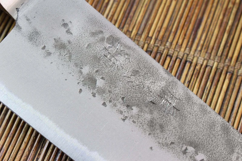 Couteau Santoku japonais artisanal Wusaki Nogami BS2 17cm manche en noyer