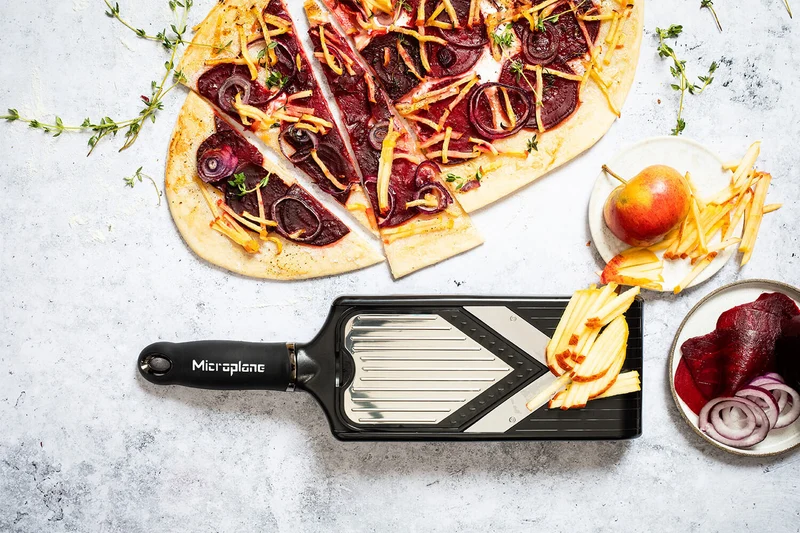 Mandoline Microplane en V double fonctions avec protège doigts
