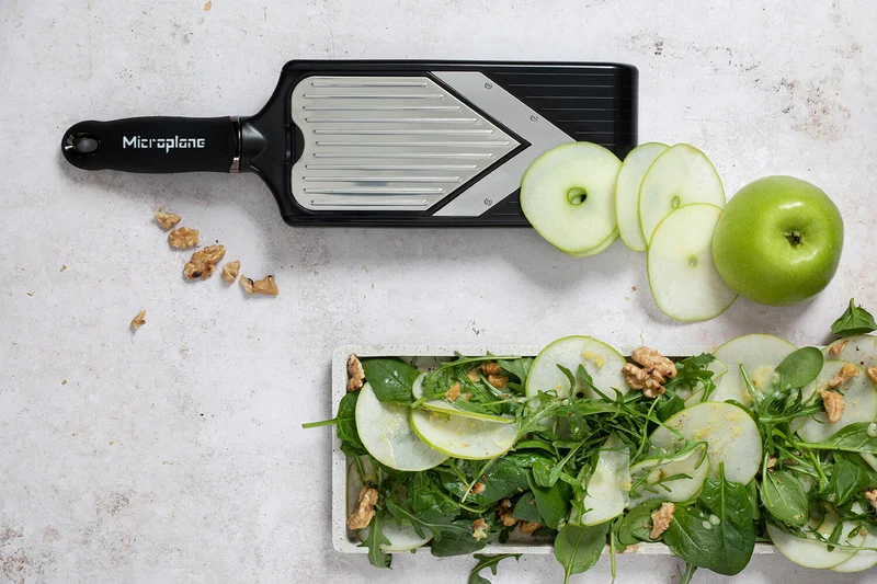 Mandoline Microplane en V double fonctions avec protège doigts