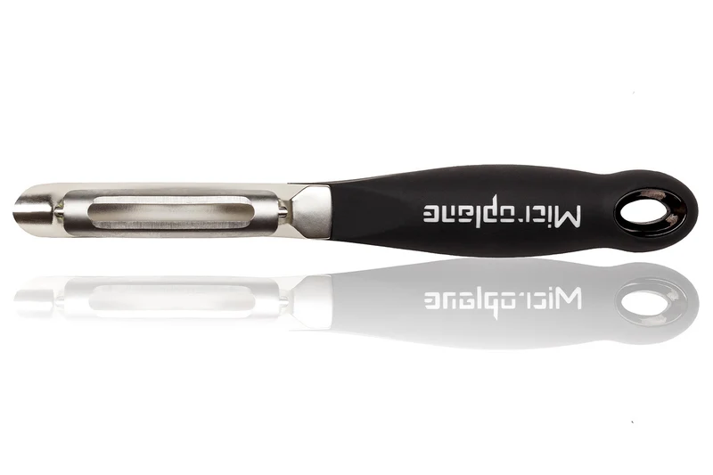 Eplucheur Microplane à lame pivotante acier inox