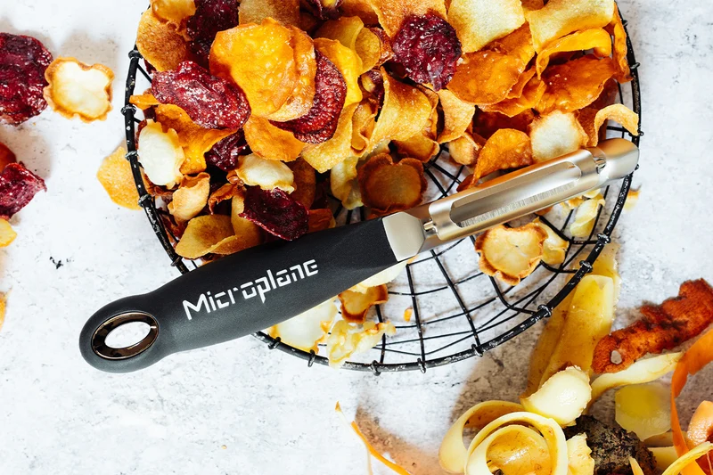 Eplucheur Microplane à lame pivotante acier inox