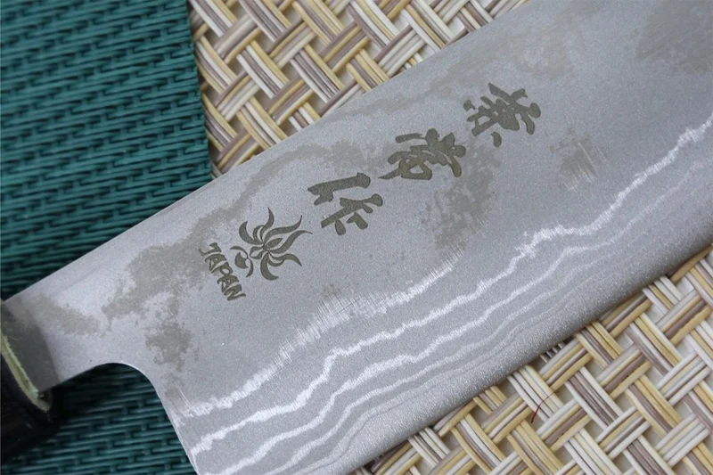 Couteau santoku japonais Japan Kanetsune Blue Steel damas 16.5cm