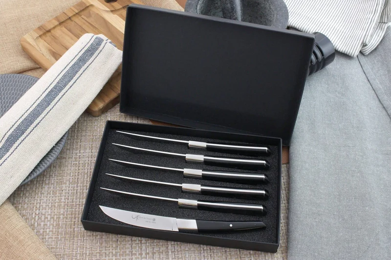 Coffret de table AU NAIN UP 6 couteaux à steak 11cm