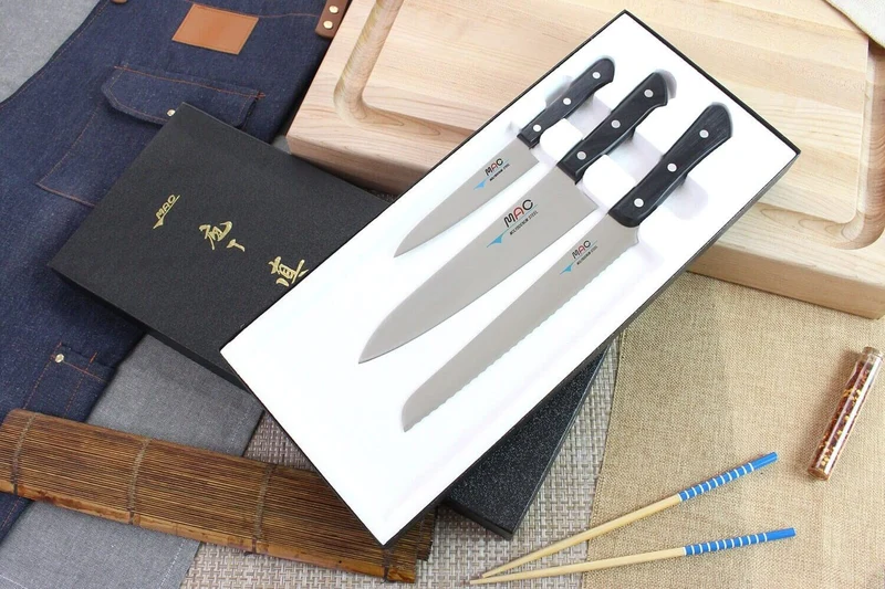 Coffret 3 couteaux japonais MAC Chef : Universel + Chef + Pain