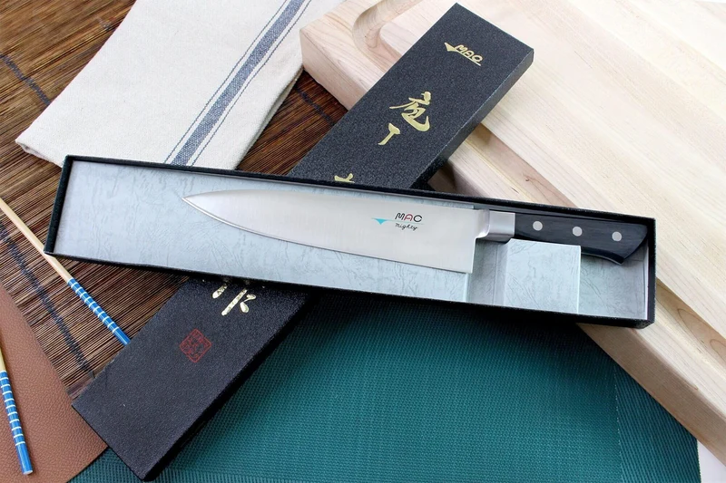 Couteau de chef japonais MAC Professional 22cm