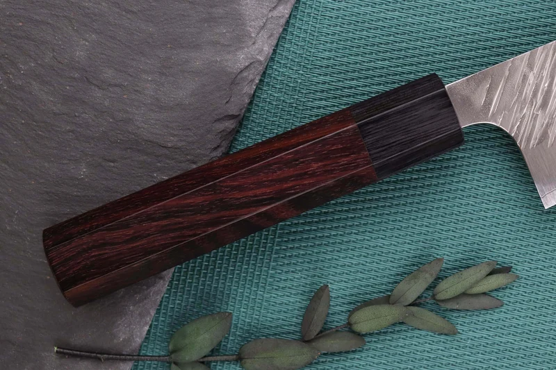 Couteau santoku japonais artisanal Yu Kurosaki Fujin 16,5cm SG2
