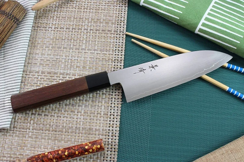 Couteau santoku japonais artisanal Kagekiyo Kurumi Ginsan 18cm