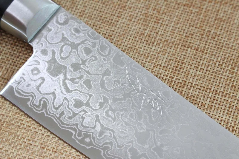 Couteau de chef japonais Tsunehisa VG10 Damascus 45 couches 21cm