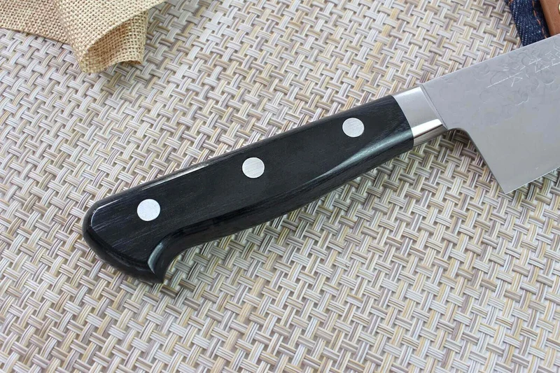 Couteau de chef japonais artisanal Takamura VG10 Tsuchime 18cm