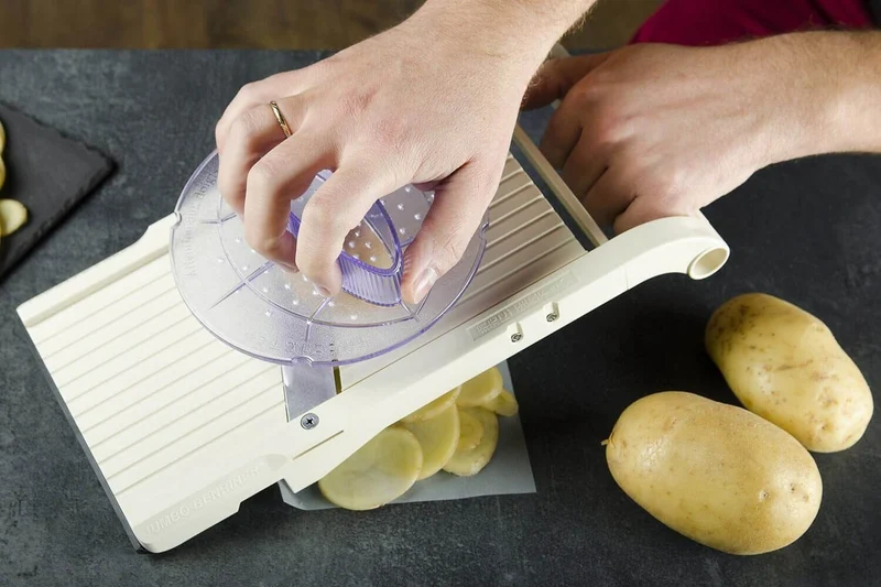 Mandoline japonaise professionnelle Benriner grand modèle + poussoir extra large