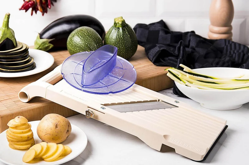 Mandoline japonaise professionnelle Benriner 3 lames + poussoir extra large