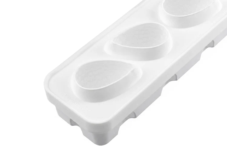 Moule pâtissier 5 fraises 3D Silikomart en silicone blanc