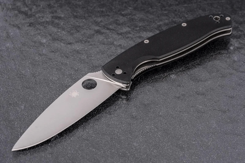 Couteau pliant SPYDERCO Resilience C142GP manche 13cm noir