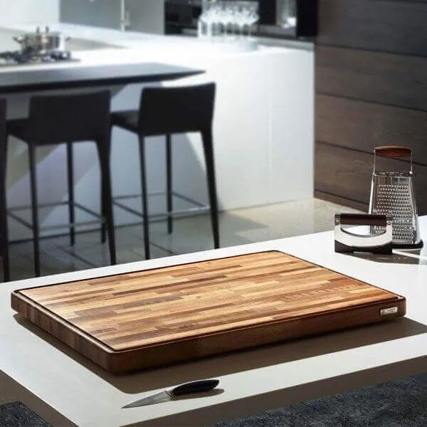 Planche à découper Legnoart en noyer Grand Gourmand avec rigole