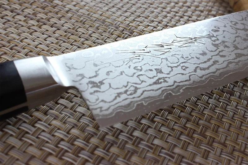 Couteau usuba japonais artisanal Yoshihiro VG10 damas 33 couches 16cm