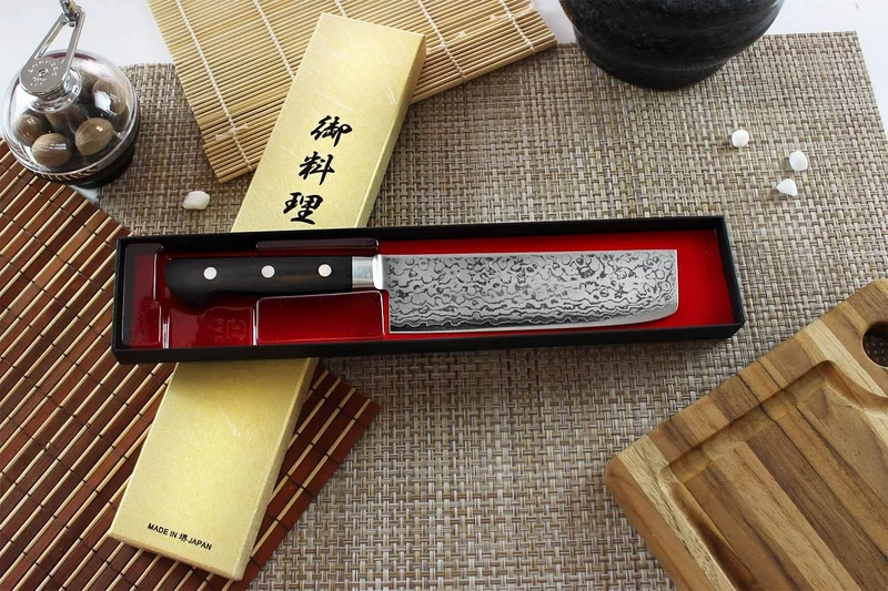 Couteau usuba japonais artisanal Yoshihiro VG10 damas 33 couches 16cm