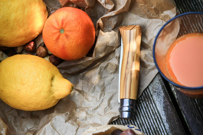 Coffret Opinel Luxe n°8 lame 8,5cm manche en olivier + étui