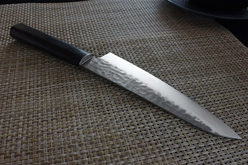 Couteau santoku japonais Shizu Hamono Yamato martelé 18cm manche sombre