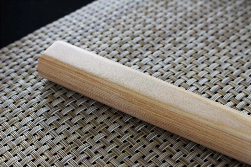 Couteau santoku japonais Shizu Hamono Yuri 18cm manche clair